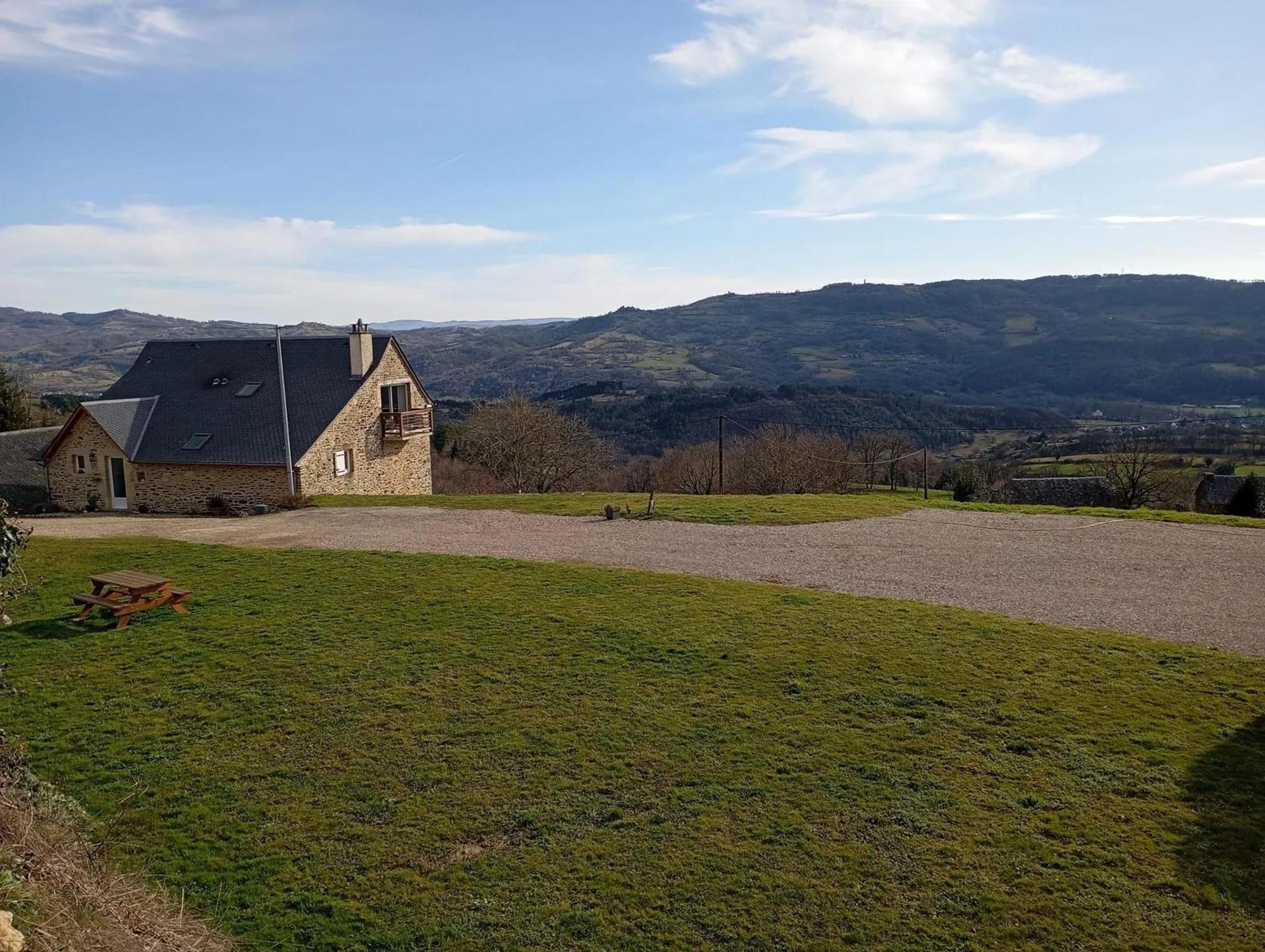 Appartement Charmant A Saint Come D'Olt Vue Montagne 80 M² Balconc Eksteriør billede